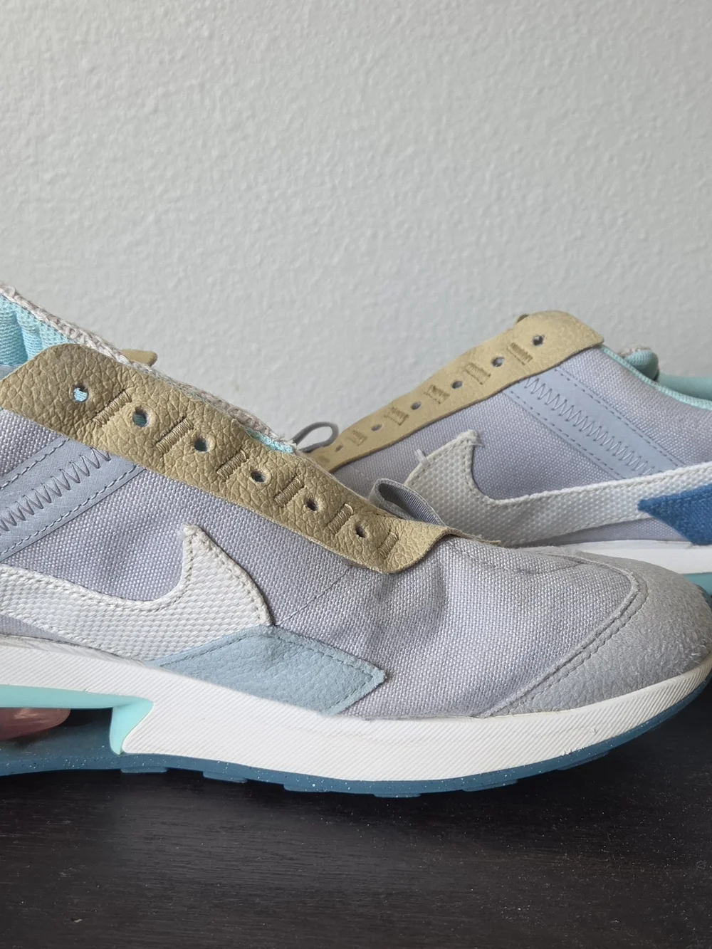 Nike Air Max Pre-Day SE WOLF GREY RIFT BLUE WHEAT GRASS